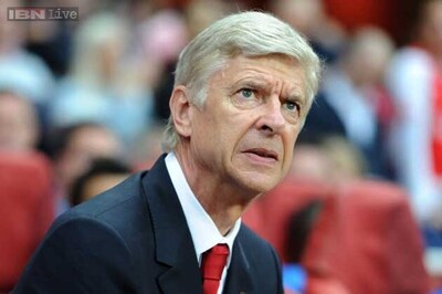 Arsene Wenger in no rush to bolster attack despite Olivier Giroud injury