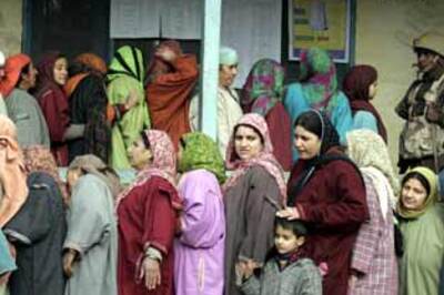 Voting ends peacefully in Srinagar, 24 pc turnout
