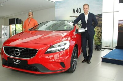 Volvo V40 2017, V40 Cross Country Launched in India With Thor’s Hammer Headlamps
