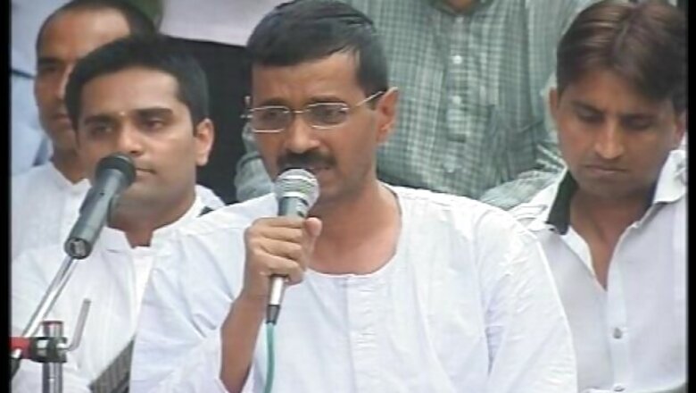 District officials briefly stop Kejriwal's roadshow, issue challan