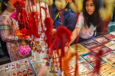 Raksha Bandhan 2023: Choose Rakhi Colour as Per Your Brother's Zodiac Sign