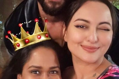 Sonakshi Sinha Shares An Adorable Pic With Arpita Khan On Her Birthday, Says ‘Hostess With The Mostest’
