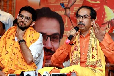 'Make Maharashtra Covid-19 Free': Uddhav Thackeray Prays at Lord Vitthal Temple on Ashadi Ekadashi