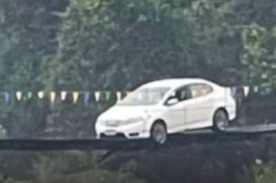 Thai Woman, Following GPS 'Blindly', Gets Stuck on a Walking Bridge in Hilarious Blunder