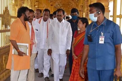 Telangana CM Says Yadadri Temple to Reopen on March 28, Donates 1.16 Kg Gold