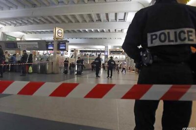 France: Soldier stabbed on the outskirts of Paris