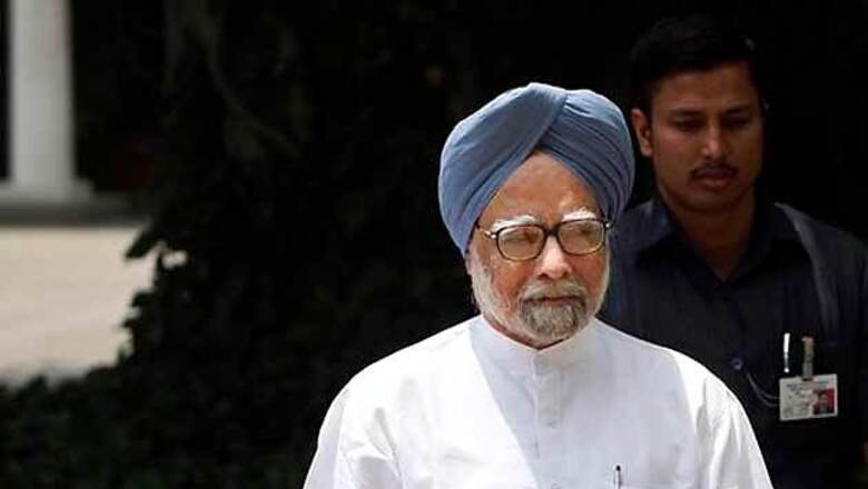 Manmohan meets Zardari; terror, 26/11 on agenda