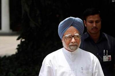 Manmohan meets Zardari; terror, 26/11 on agenda