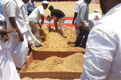 APJ Abdul Kalam laid to rest with full military honours in Rameswaram, over 1 lakh attend his funeral