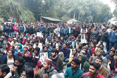 JNU Violence: Two Who Featured in TV Channel Sting Op Among 49 Asked to Join Probe by Delhi police