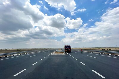 7 People Die in Separate Road Accidents on Agra-Lucknow Expressway
