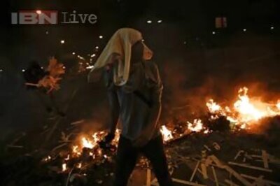 Venezuela protests rumble as demonstrators, troops face off