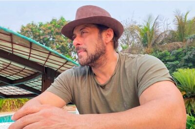Salman Khan Flaunts His Chisselled Biceps In Stunning Pic As He Sends Holi Greetings; Check Here