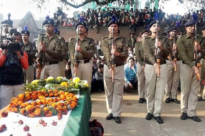 Slain CRPF Jawan Mujahid Khan's Family Returns Rs 5 Lakh to Nitish Govt, Says He Did Not Die of Liquor Consumption