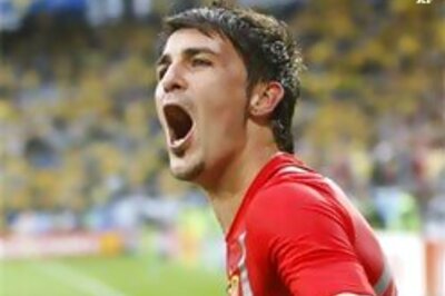 Villa's injury time goal gives Spain 2-1 win over Sweden