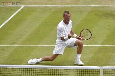 Hewitt breaks through on 3rd try in Newport