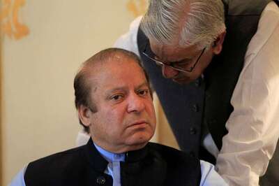 Nawaz Sharif Walks Out of Pakistan Prison After 3 Months on Medical Grounds