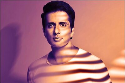 Sonu Sood Sends Relief for Flood-hit Varanasi Boatmen