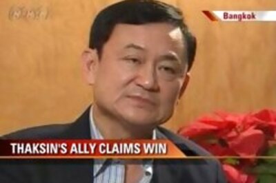 Thaksin considers returning home from exile
