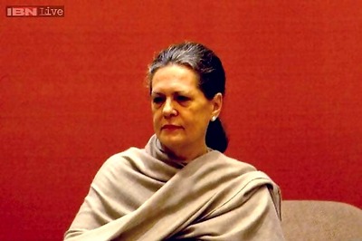 Don't be disheartened by LS poll loss: Sonia to defeated MPs, leaders