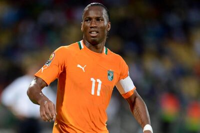 Drogba points out some home truths to banana-waving fan