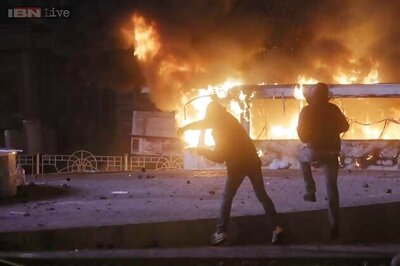 Ukraine protests turn into fiery street battles
