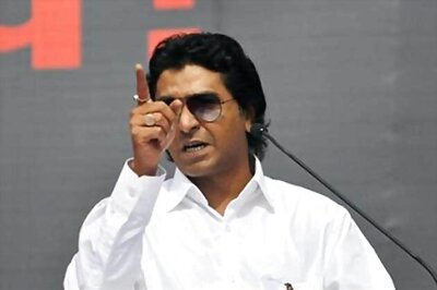EC serves show cause notice to MNS chief Raj Thackeray for alleged remarks against non-Marathis