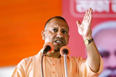 Overconfidence, Shifting of Dalit Votes & Poor Social Media Presence Led to BJP’s Poor Show in UP, Says CM Adityanath in Review Meet