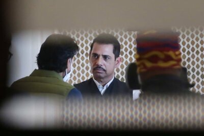 Scapegoat or Ace Up Congress Sleeve? Why Damaad Robert Vadra May Pick Amethi for Debut as Neta