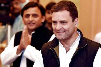 Why Congress is Okay with Akhilesh Keeping Rahul at Arm's Length
