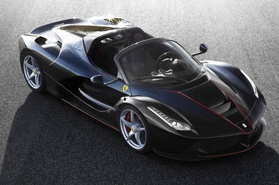LaFerrari Aperta Gets The Party Started For Ferrari at Paris Motor Show