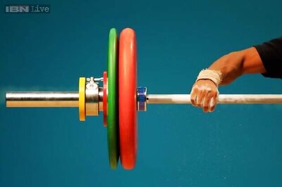 Li Yajun surpasses weightlifting world record