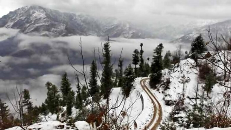 Jammu-Srinagar NH reopens, stranded vehicles cleared