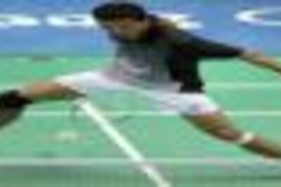 Champion Hidayat crashes out of badminton