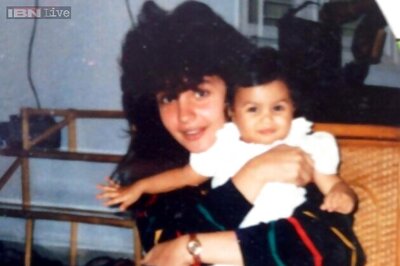 Snapshot: Pooja Bhatt cuddles up to 'gorgeous sister' Shaheen in this adorable photo