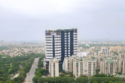 Noida Supertech Twin Tower Demolition: Adityanath Visits Site, Control Rooms Set Up; Latest Updates