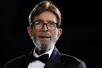 Rajesh Khanna to stay few more days in hospital