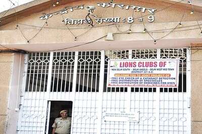 Sheila Dikshit inaugurates semi-open prison in Tihar
