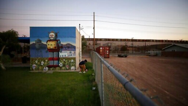 Mexico to keep US border closed to non-essential travel