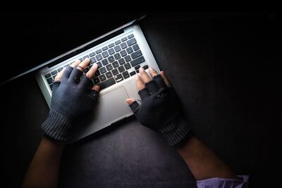 Using Password Managers On Your Phone? Security Experts Have THIS Warning