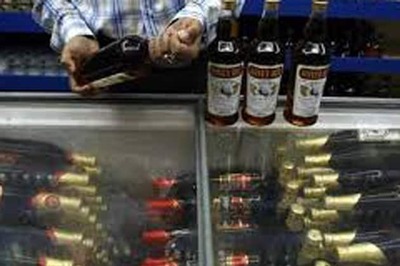 Close down alcohol shops on sides of highways, says Nitin Gadkari