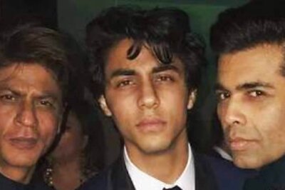 Karan Johar Hugging, Kissing Aryan Khan in Viral Video Has Shah Rukh Khan Fans Emotional, Watch