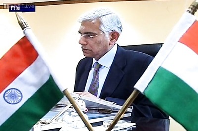 Vinod Rai lashes out at Manmohan; says Congress leaders brought pressure