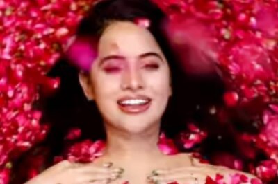 Watch Video: Urfi Javed Gets Emotional at Her Pre-Birthday Bash