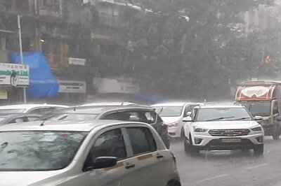 After 42°C on Wednesday, Delhi-NCR Wakes Up To Cool Morning Fuelled By Rain; IMD Says Relief to be Short-Lived