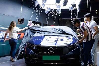 Singer Shaan Purchases Mercedes Benz EQS Electric Sedan Worth Rs 1.62 Crore, Images Inside