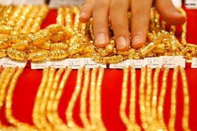 Gold jumps by Rs 700 to eight-month high