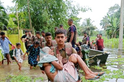 Assam: Flood Situation Remains Grim With Brahmaputra Level Rising Every Min; Four Missing in Boat Capsize