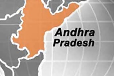 Andhra govt halts ore mining, Reddys feel the heat