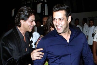 'Bhai'chaara on Twitter: Salman Khan promotes 'Raees' while Shah Rukh asks him to send Biryani home for Eid
